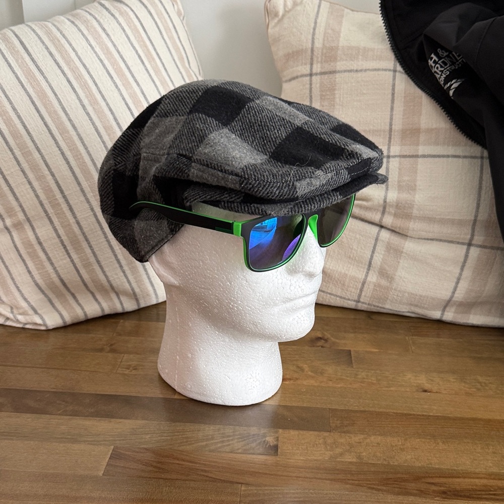 Plaid Flat Cap with Sunglasses